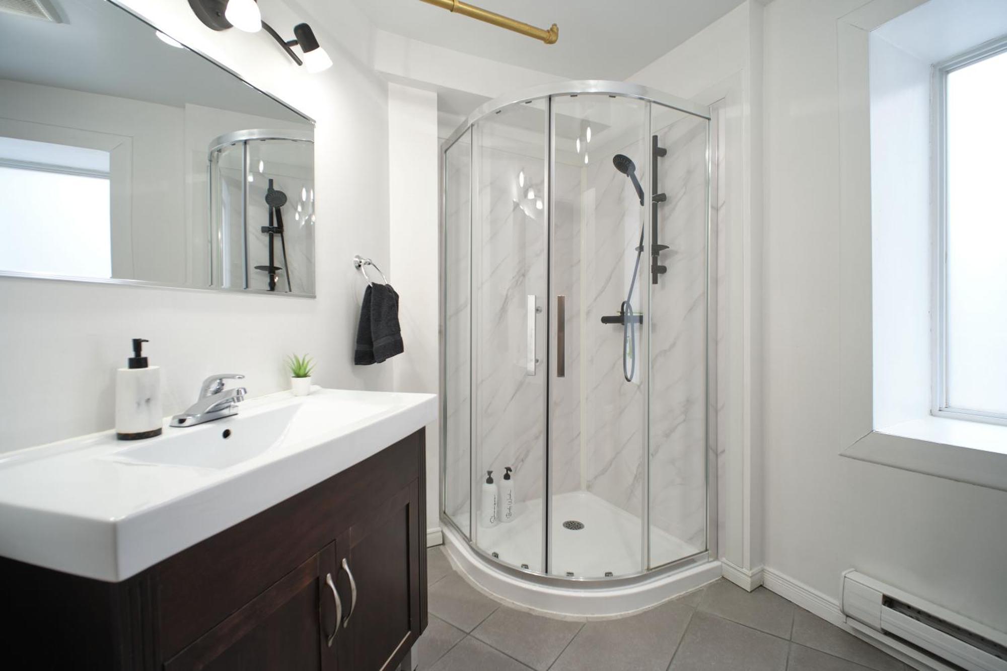Lion'S Den // Spacious 1500 Sqft Ciudad de Quebec Exterior foto